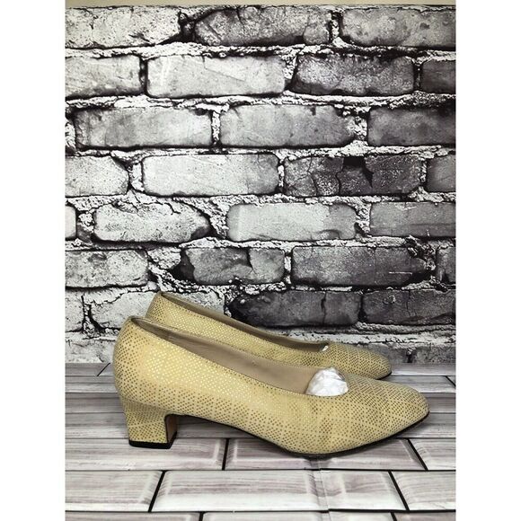 Salvatore Ferragamo Beige Leather Geometric Dress Pump Heels Women 7.5B US/38EU - Picture 12 of 16